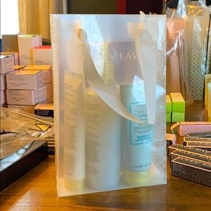 Mary Kay satin hands pampered set